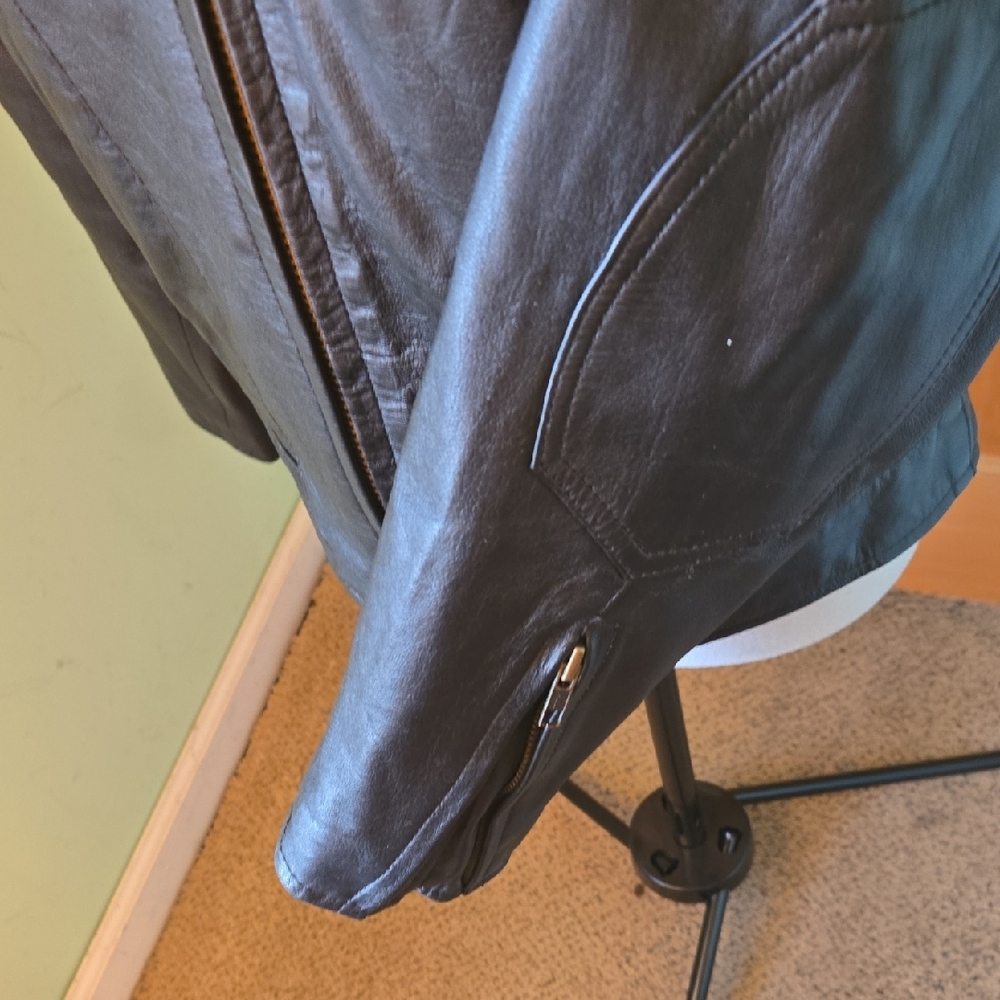 Unik Black Leather Jacket - Picture 6 of 6